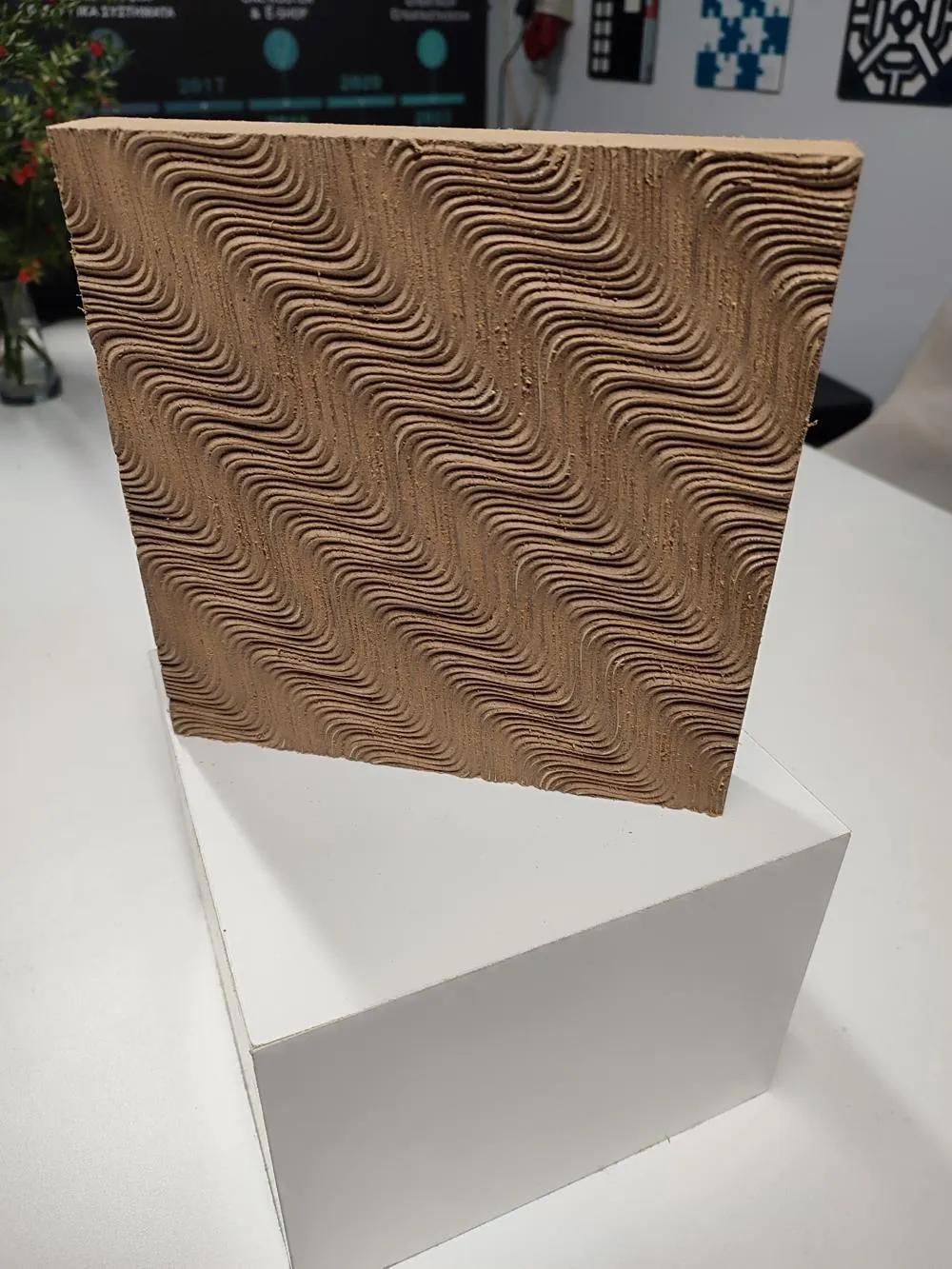 Υποστήριξη CNC router σε ξύλινη κατεργασία